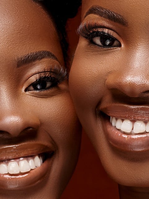 Twins women faces smiling 